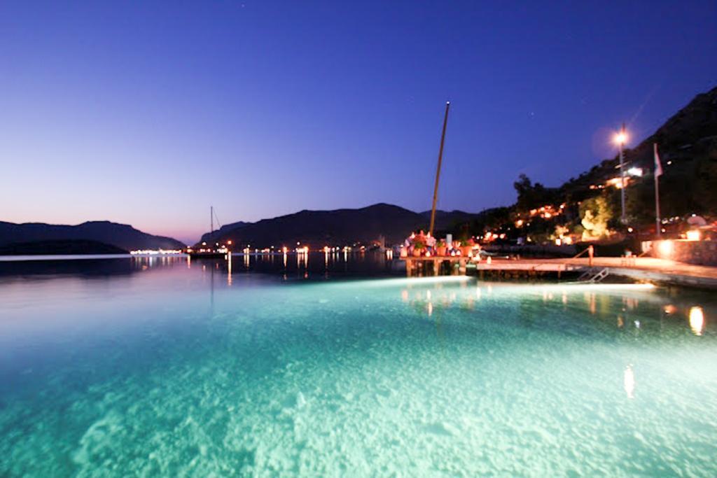 Готель Bozburun Yacht Club Екстер'єр фото
