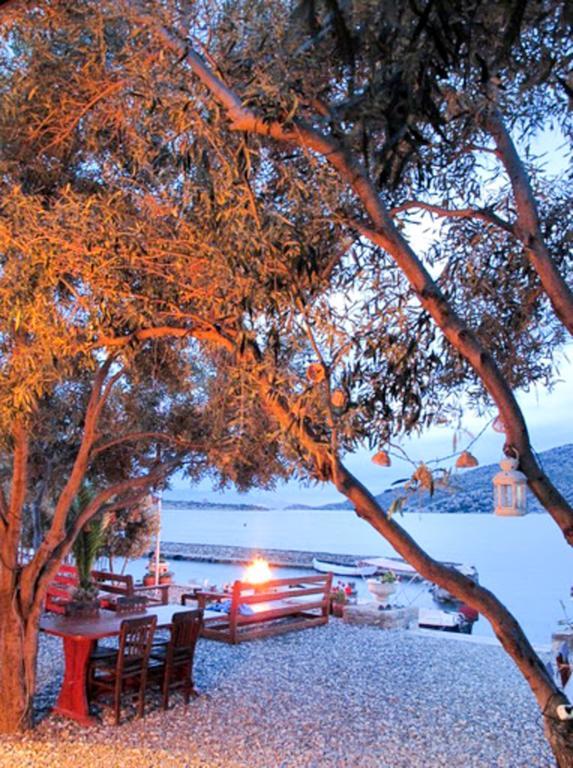 Готель Bozburun Yacht Club Екстер'єр фото